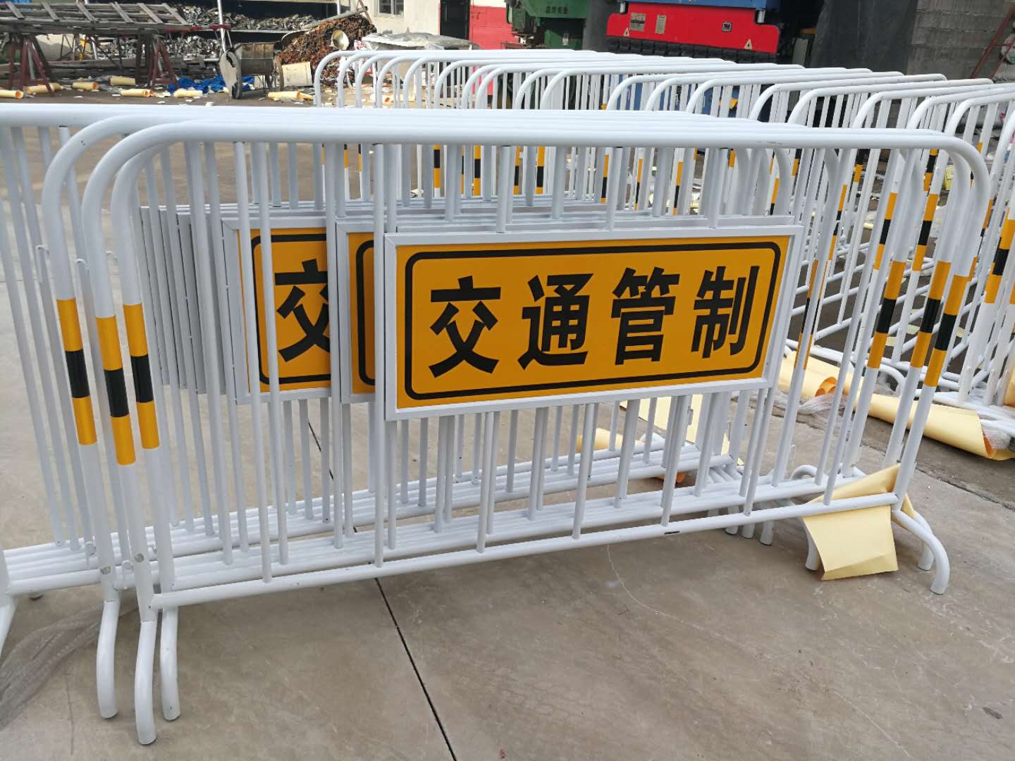 交警支隊(duì)安?；顒?dòng)護(hù)欄